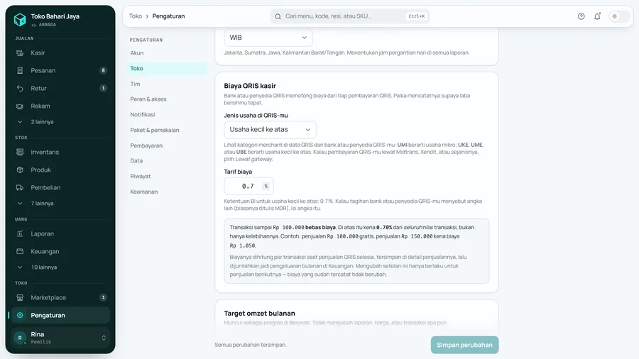 Pengaturan → Toko, Biaya QRIS kasir: jenis usaha di QRIS dipilih dari menu, tarif diisi untuk usaha kecil ke atas dan gateway.